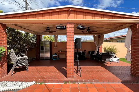 5430 W 9th Ln, Hialeah FL 33012