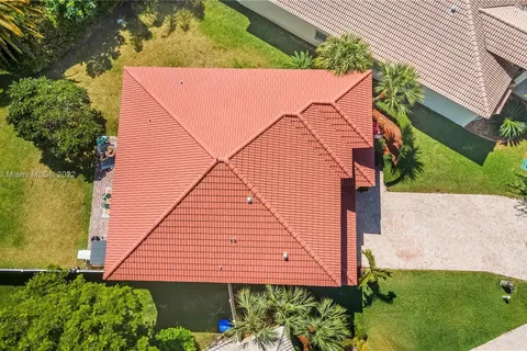 16731 NW 13th St, Pembroke Pines FL 33028