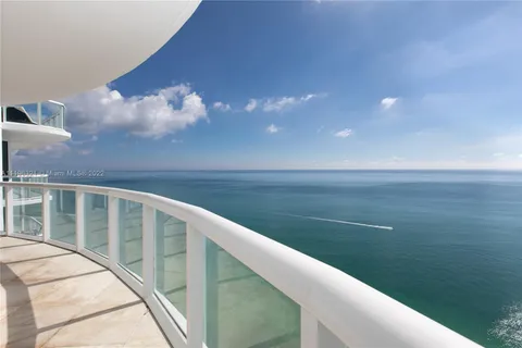 6365 Collins Ave # 4102, Miami Beach FL 33141