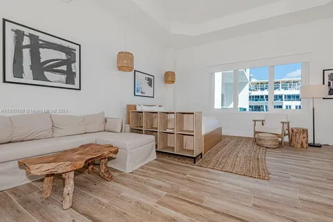 2301 Collins Ave # 1622, Miami Beach FL 33139