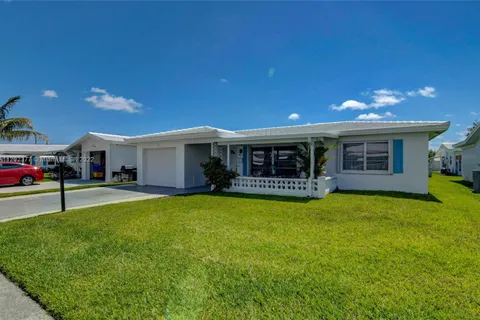 128 Ocean Ct, Boynton Beach FL 33426