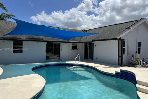 863 SW Mccomb Ave, Port St. Lucie FL 34953