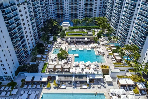 2301 Collins Ave # 542, Miami Beach FL 33139