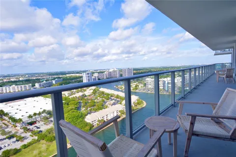 4010 S Ocean Dr # 2304, Hollywood FL 33019