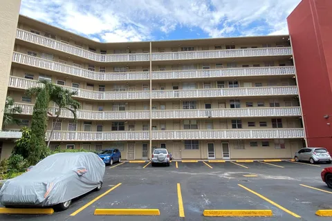 1475 NE 125th Ter, North Miami FL 33161