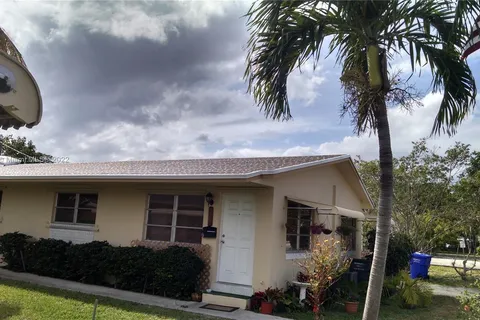 2212 Johnson St, Hollywood FL 33020