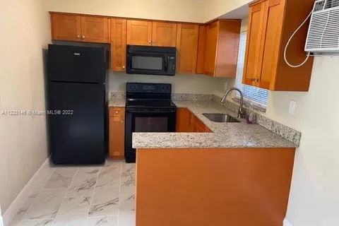 7601 Venetian St # 4, Miramar FL 33023