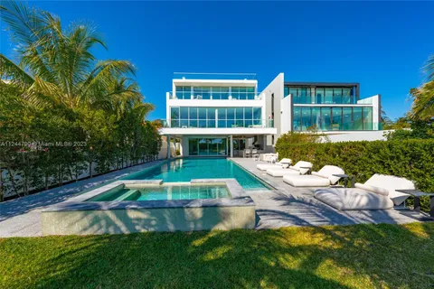 7833 Atlantic Way, Miami Beach FL 33141