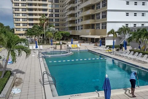 4747 Collins Ave # 107, Miami Beach FL 33140