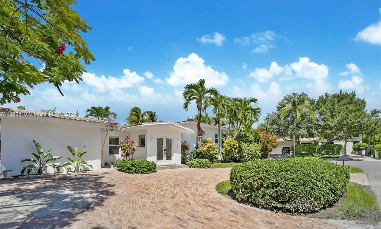 201 Greenwood Dr, Key Biscayne FL 33149