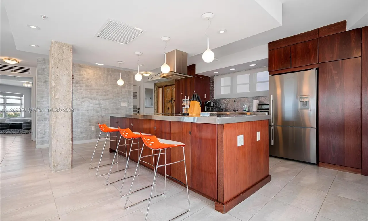 1881 Washington Ave, Miami Beach FL 33139