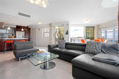 1881 Washington Ave, Miami Beach FL 33139