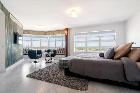 1881 Washington Ave, Miami Beach FL 33139