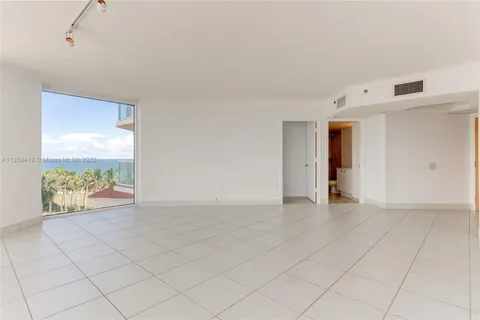 7330 Ocean Ter # D, Miami Beach FL 33141