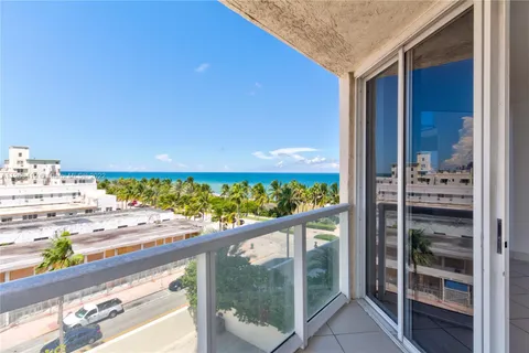 7330 Ocean Ter # D, Miami Beach FL 33141