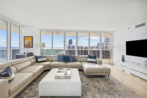 1830 S OCEAN DR # 2102, Hallandale Beach FL 33009