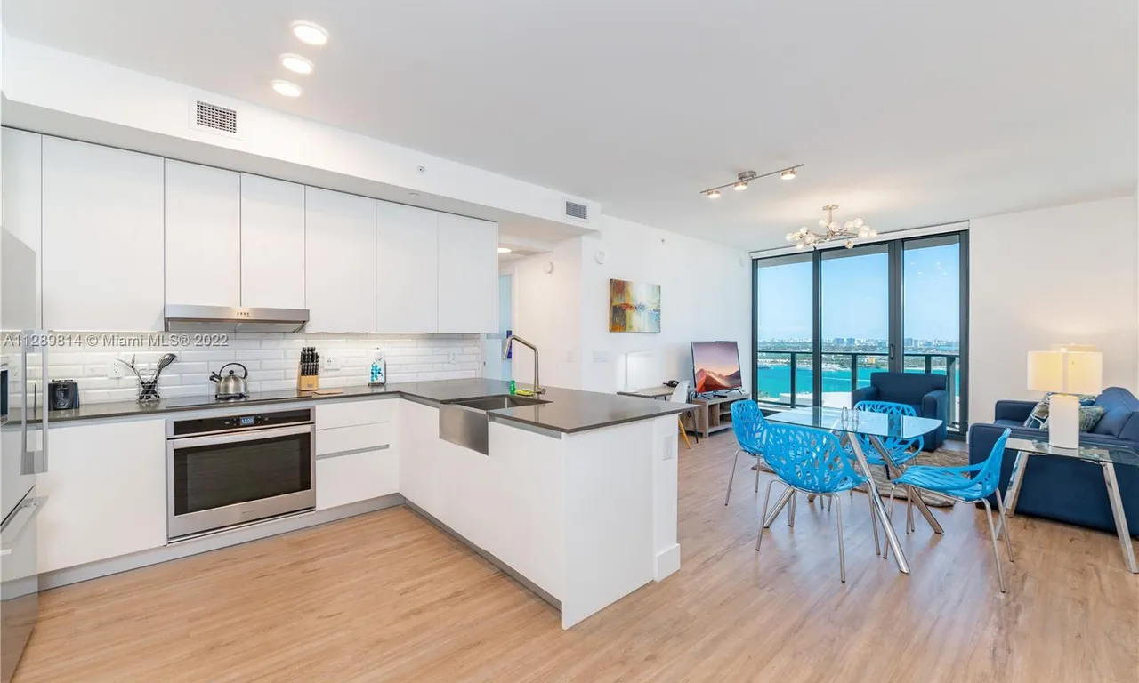 650 NE 2nd Ave, Miami FL 33132