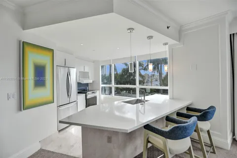 4401 Collins Ave # 814, Miami Beach FL 33140