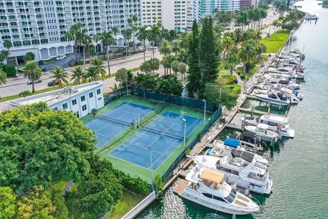 5401 Collins Ave # 912, Miami Beach FL 33140