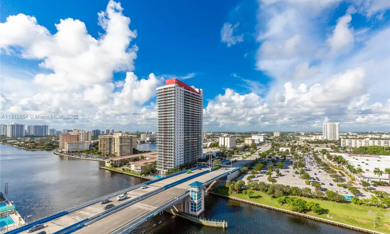 4010 S Ocean Dr # R2204, Hollywood FL 33019