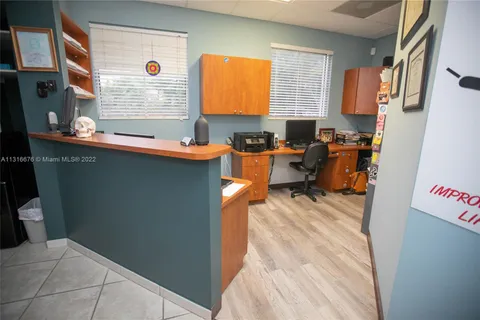 20772 W Dixie Hwy, Miami FL 33180