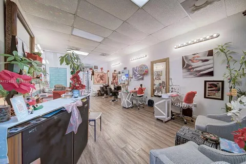 Beauty Salon For Sale in Miami Midtown, minutes away from biscayne blvd, Miami FL 33137