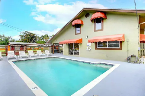 1020 N 13th Ter, Hollywood FL 33019