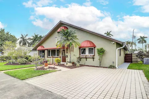 1020 N 13th Ter, Hollywood FL 33019