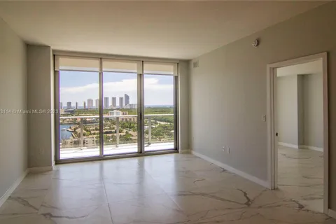 16385 Biscayne Blvd # 2016, North Miami Beach FL 33160