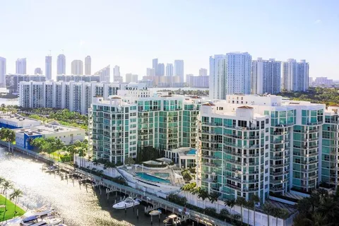 3131 NE 188 St # 806, Aventura FL 33180