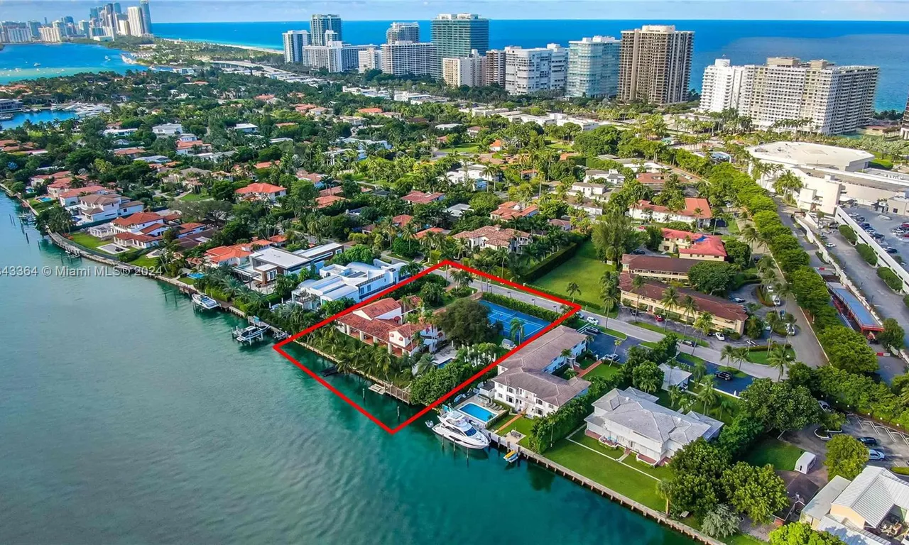 44 Bal Bay Dr, Bal Harbour FL 33154