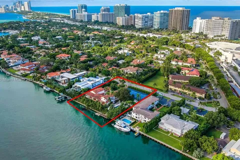 44 Bal Bay Dr, Bal Harbour FL 33154