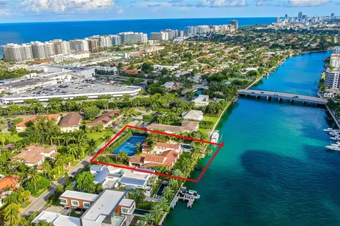 44 Bal Bay Dr, Bal Harbour FL 33154