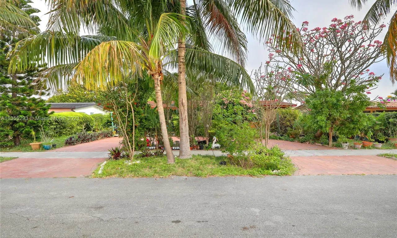 7711 SW 21st St, Miami FL 33155