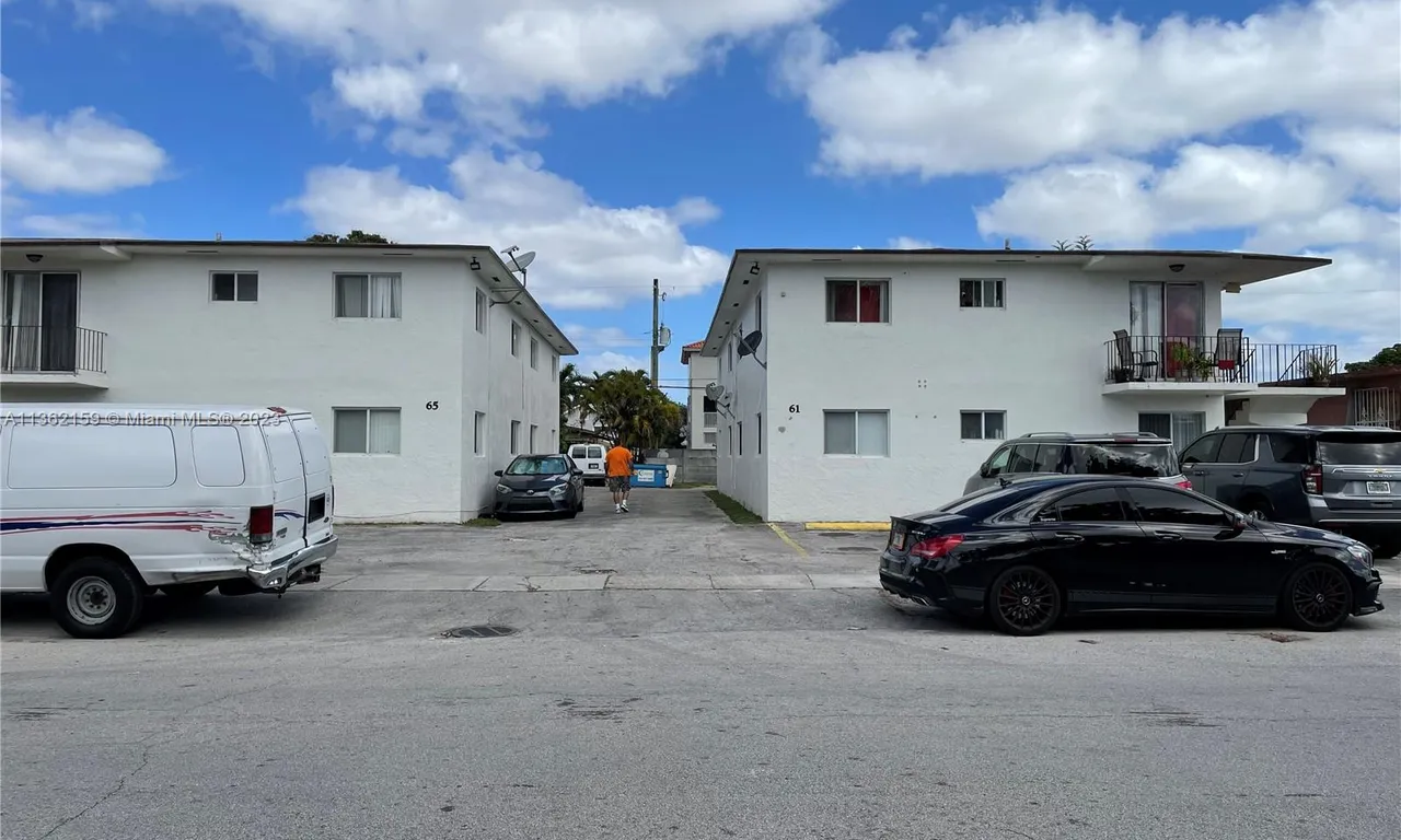 61 W 13th St, Hialeah FL 33010