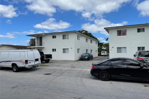 61 W 13th St, Hialeah FL 33010