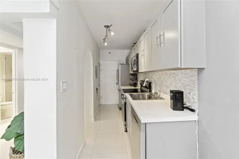 100 Lincoln Rd # 501, Miami Beach FL 33139