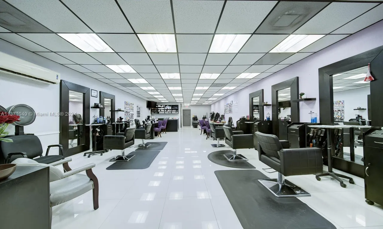 Unisex Beauty Salon For Sale, Miami FL 33165