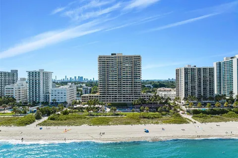 2555 Collins Ave # 1706, Miami Beach FL 33140