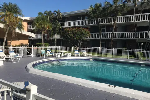 201 NE 14th Ave # 1C, Hallandale Beach FL 33009