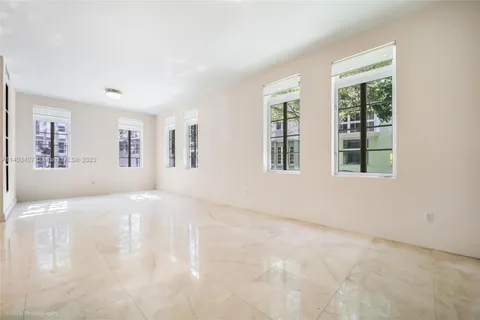 6120 Aqua Ave, Miami Beach FL 33141