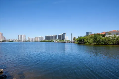 6000 Island Blvd # 104, Aventura FL 33160