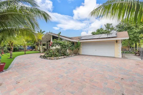 371 Bishop Dr, Delray Beach FL 33445