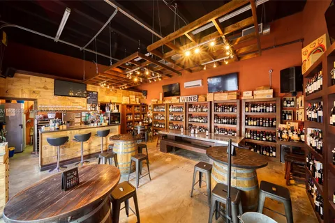 Wine Bar For Sale in Doral, Doral FL 33166