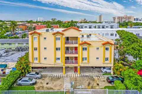 218 SW 8th Ave # 306, Miami FL 33130