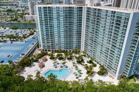 100 Bayview Dr # 1024, Sunny Isles Beach FL 33160