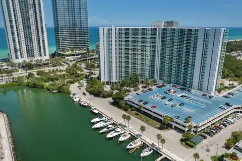 100 Bayview Dr # 1024, Sunny Isles Beach FL 33160