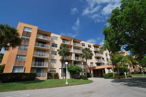 470 Executive Center Dr # 2D, West Palm Beach FL 33401