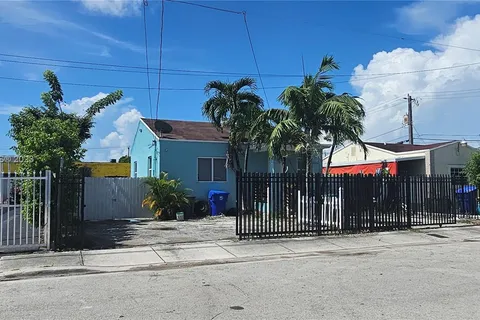 1884 NW 21st Ter, Miami FL 33142