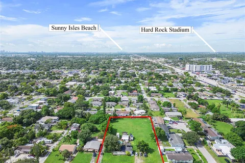 5838 Mckinley St, Hollywood FL 33021